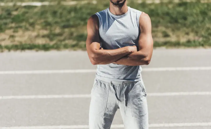 Zielony dres męski - jak wybrać model na trening i na co dzień