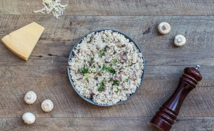 Ryż smażony jak z restauracji: Sekret idealnego smaku w domu