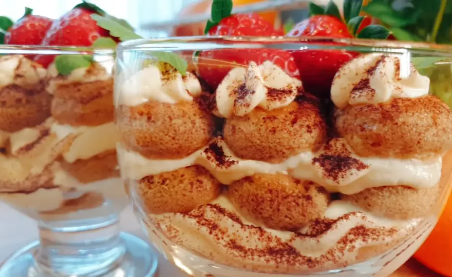 Tiramisu w pucharkach - jak zrobić idealne warstwy