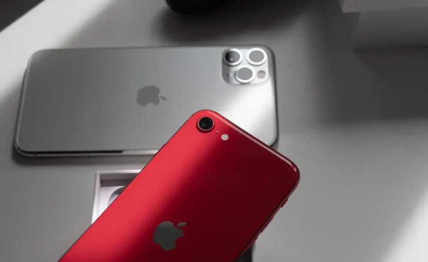 iPhone SE: Ile cali ma Twój ekran? Od 4 do 6,1 cala!