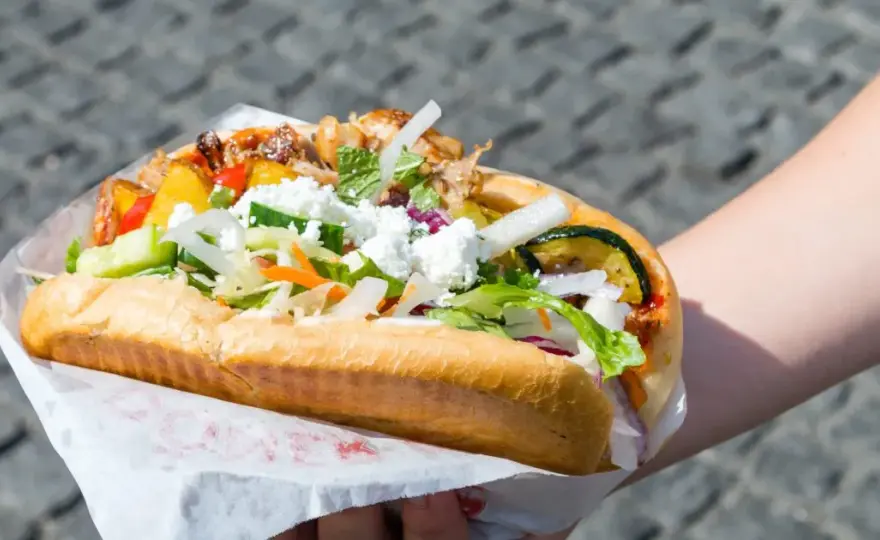 Ile kalorii ma kebab? Od 800 do 2000 kcal jak jeść mądrze?
