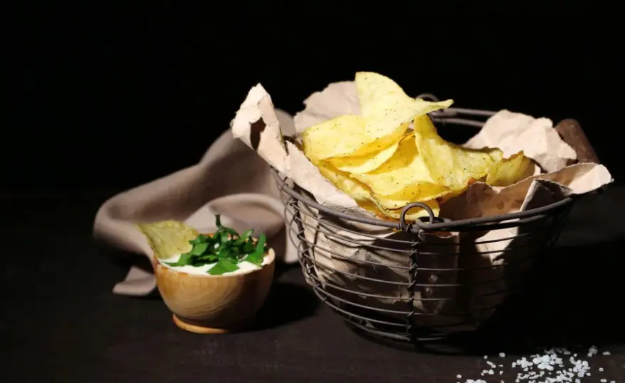 Chipsy tortilla: Czy są zdrowe? Poznaj fakty i zdrowe alternatywy