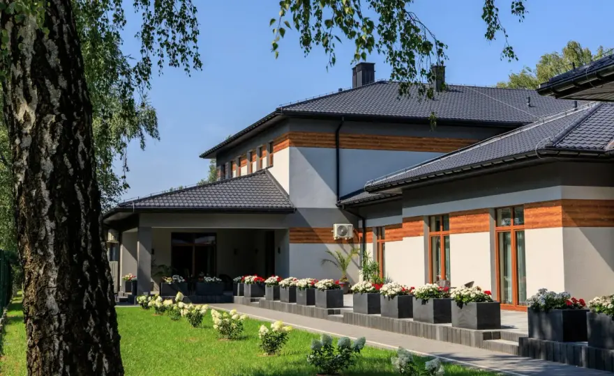 Prywatny Dom Opieki Róża Łomianki: Dlaczego warto go wybrać?