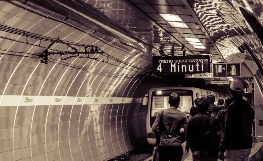 Metro linea B di Roma - fermate, orari e biglietti utili