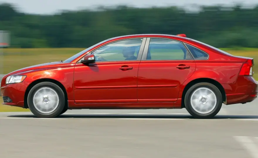 Volvo S40 II: Jaki silnik? Poznaj najlepsze i najgorsze opcje!