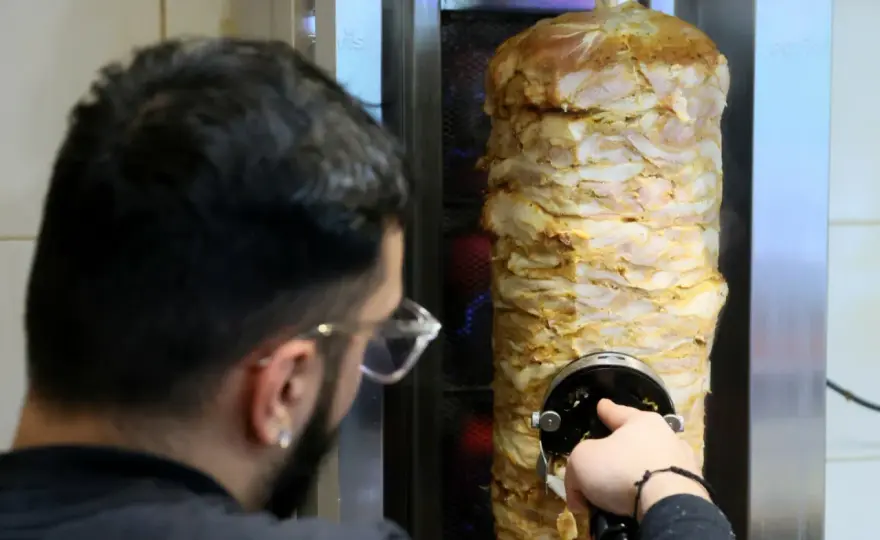 Ile mięsa w kebabie? Zaskakujące fakty o jego składzie