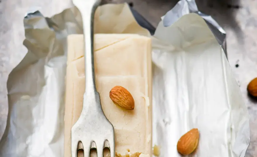 Pâte d'amande sur gâteau - Réussir une couverture parfaite