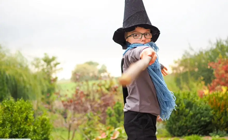 Stwórz magiczny kostium z bajki DIY dla dziecka! Łatwe pomysły.