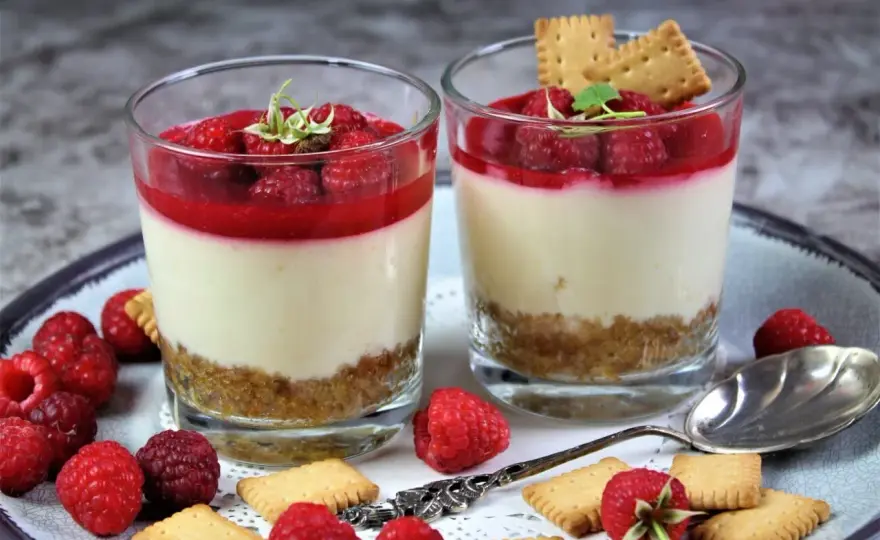 Himbeer-Dessert im Glas - So gelingt es perfekt!