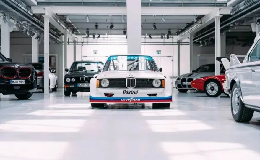 BMW z jakiego kraju pochodzi? Odkryj fascynującą historię marki