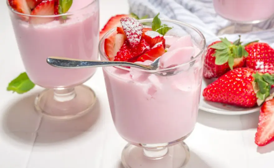 Panna Cotta z Truskawkami - Przepis na Idealny Letni Deser