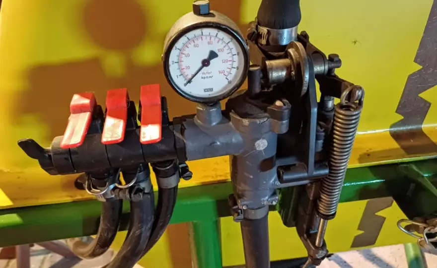 Części do elektryka - Oryginał czy zamiennik? Sprawdź, co wybrać!