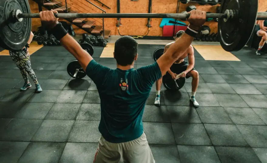 CrossFit: Ile razy trenować, by osiągnąć cele i uniknąć kontuzji?
