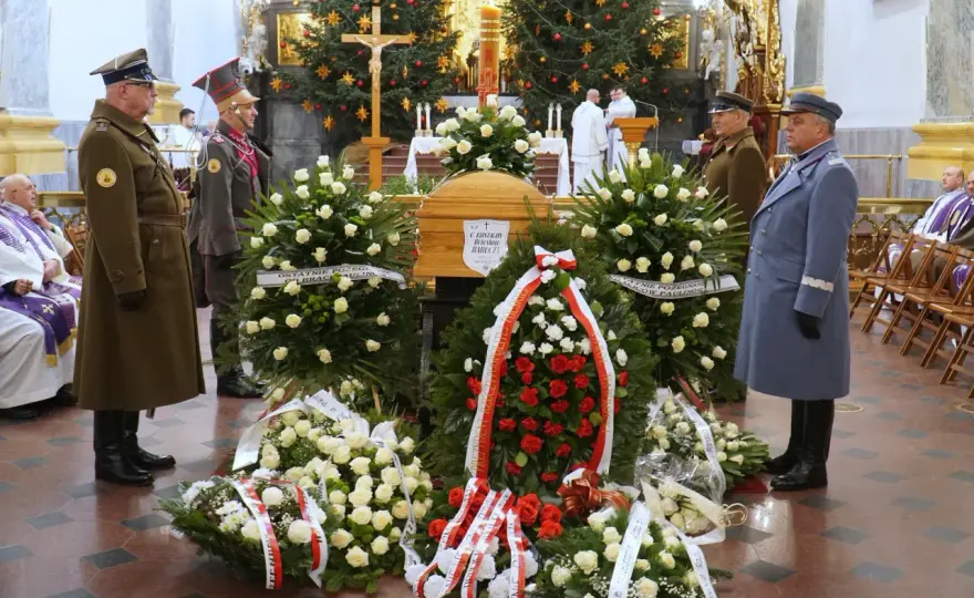 Jak sprawdzić datę pogrzebu w Opolu - ważne źródła informacji