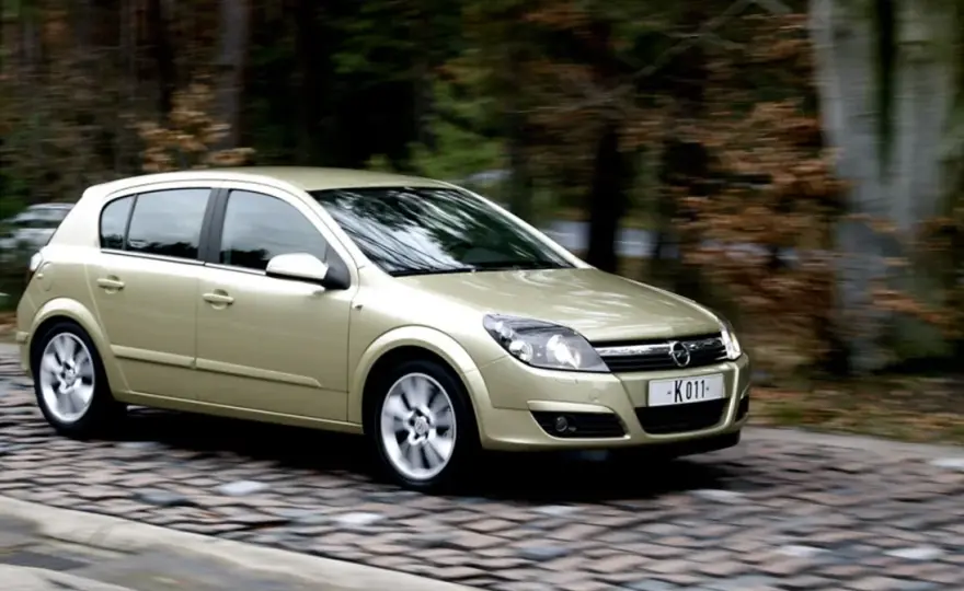 Opel Astra H 1.6 benzyna - Którą wersję wybrać i na co uważać?