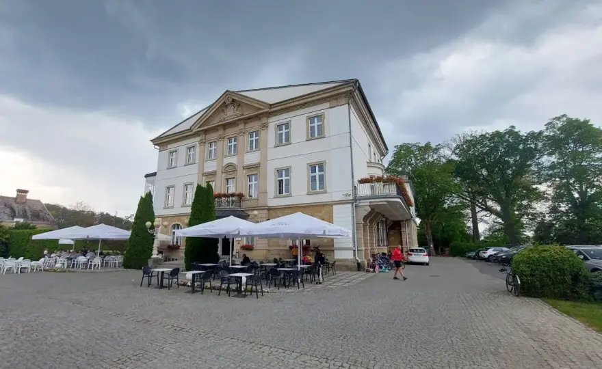 Pałac w Brunowie: Odkryj jego fascynującą historię i architekturę