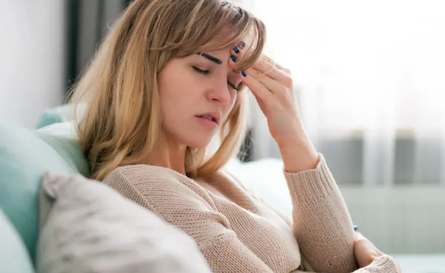 Alzheimer u młodych: Objawy, przyczyny i diagnoza przed 65. r.ż.