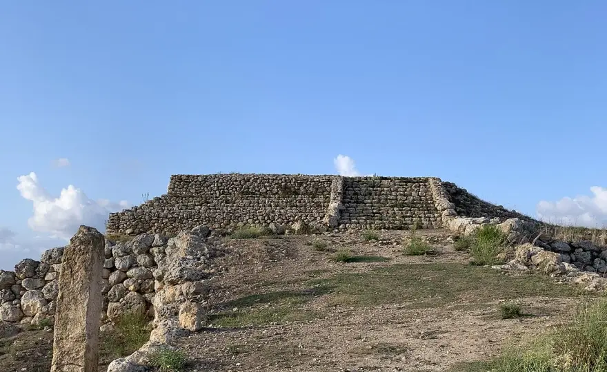 Monte d'Accoddi - Leggende e Verità: la guida completa