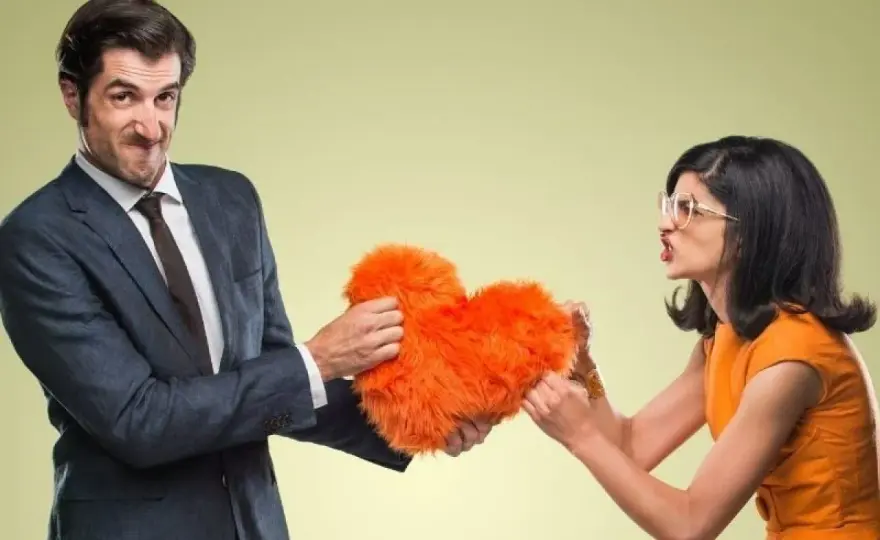Etapy relacji "enemies to lovers" w YA: od nienawiści do miłości
