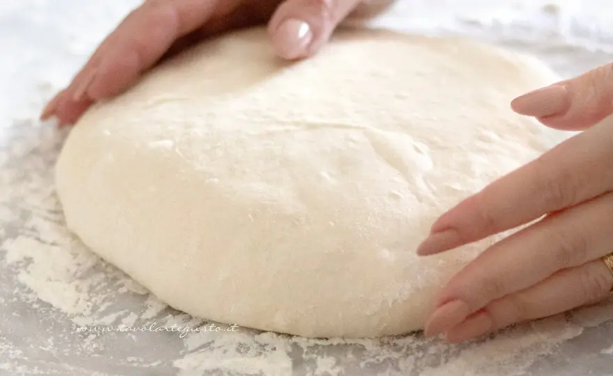 Impasto pizza perfetto - Guida completa per farla a casa