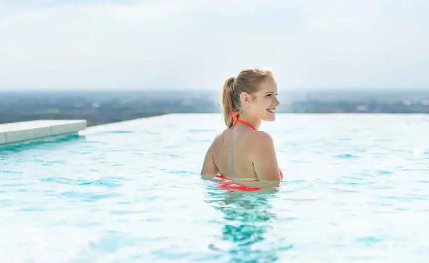 Infinity-Pool erklärt - so entsteht der besondere Randlos-Effekt