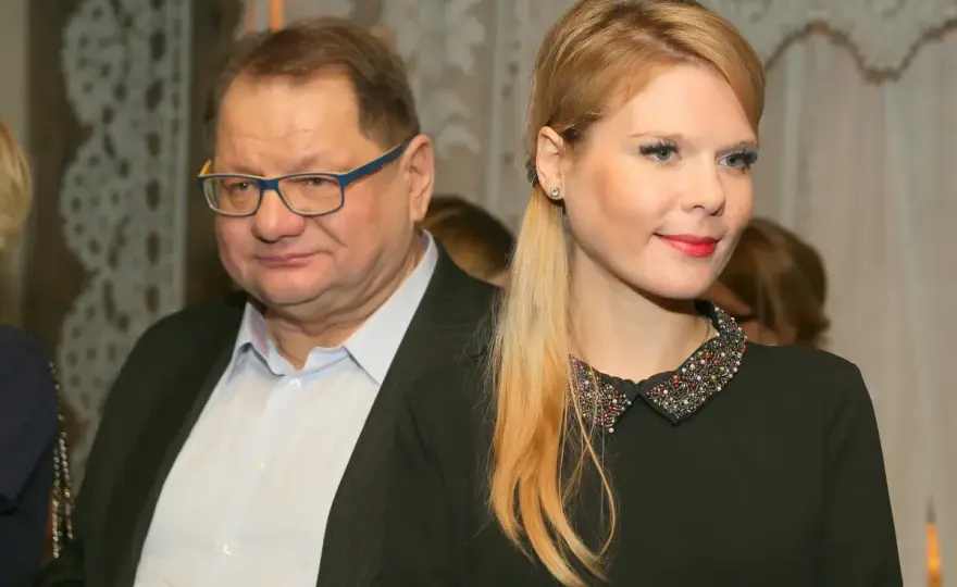 Kim naprawdę jest żona Korteza: prawda o związku i życiu po rozwodzie