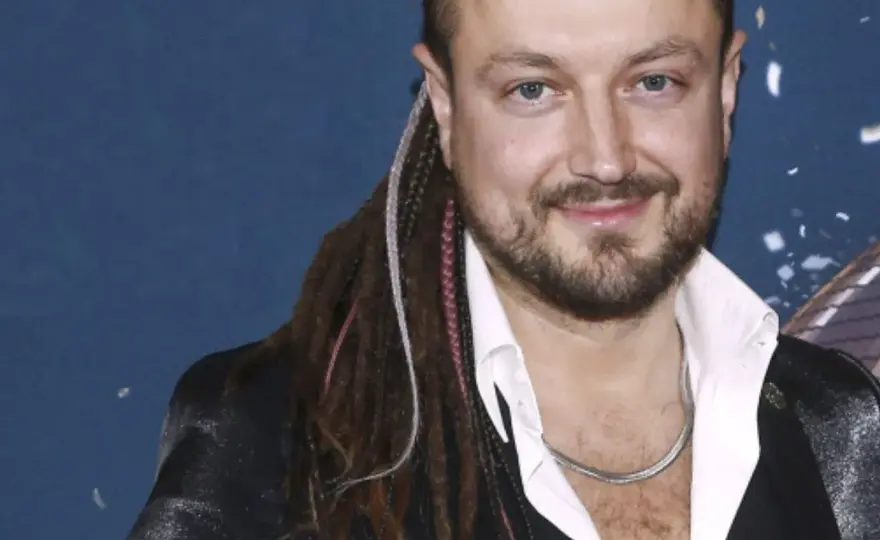 Aleksander Milwiw-Baron - Skąd pochodzi i co oznacza jego nazwisko?
