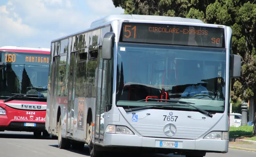 Fermata Manzoni a Roma - orari, collegamenti e dintorni