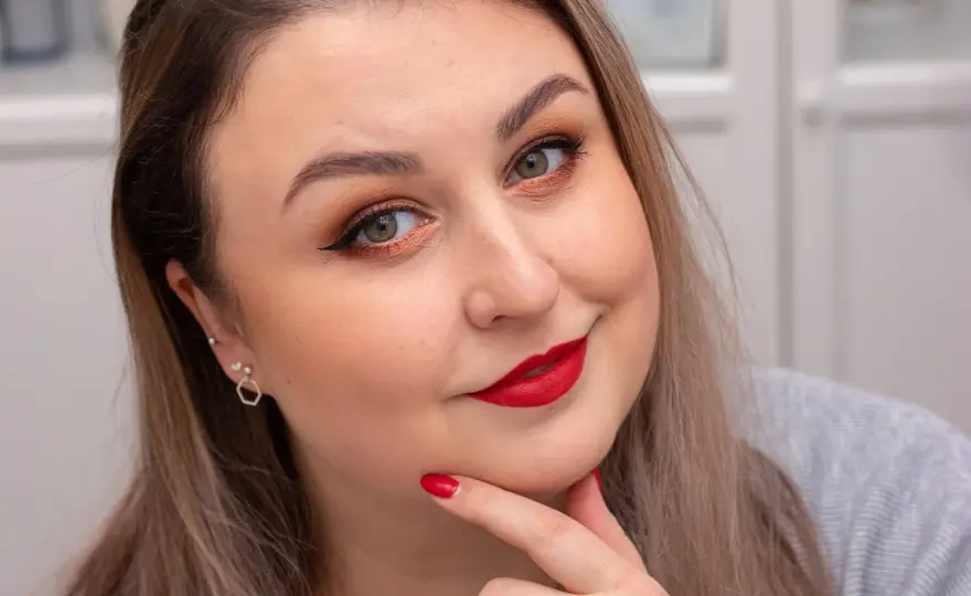 Makijaż na święta - 3 eleganckie looki, które przetrwają całą kolację