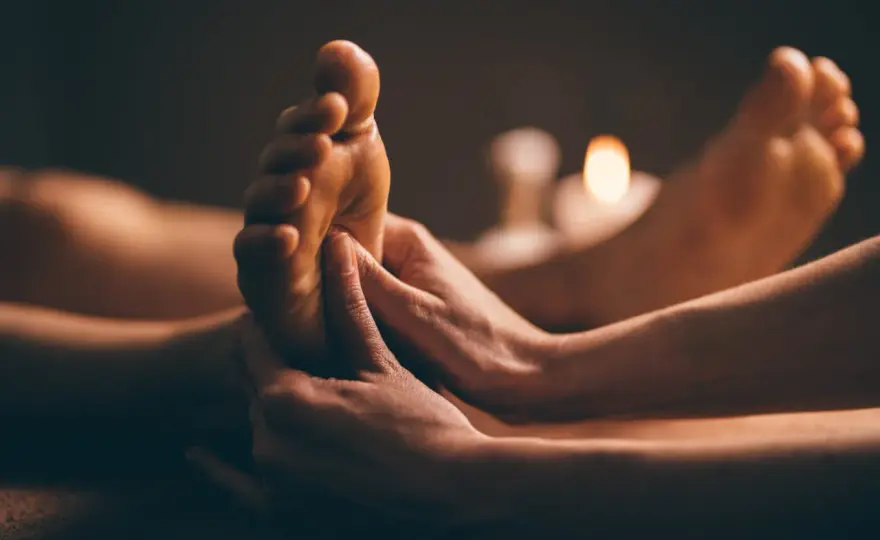 Massage plantaire, quels bienfaits et quelles précautions ?