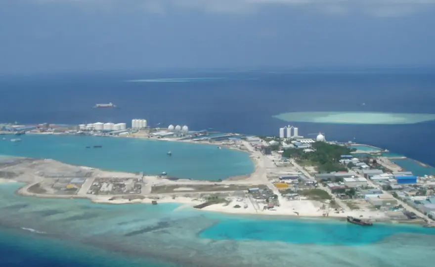 Thilafushi - Malediwy: wyspa śmieci czy symbol zmian?