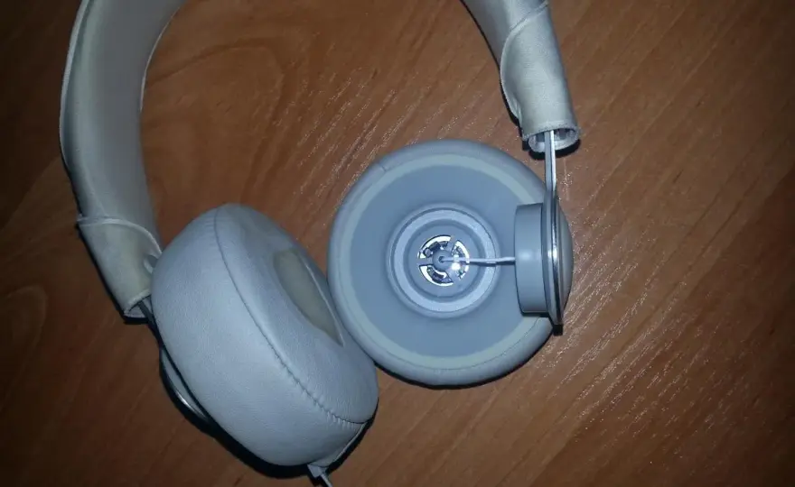 Jak naprawić słuchawki bezprzewodowe? Proste triki DIY w domu!