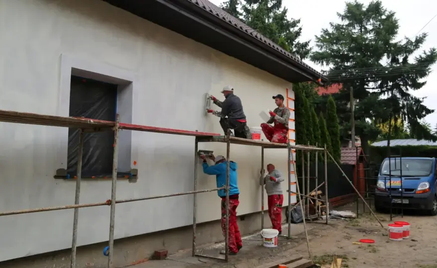 Jaki tynk na elewację: silikatowy czy silikonowy - co wybrać?