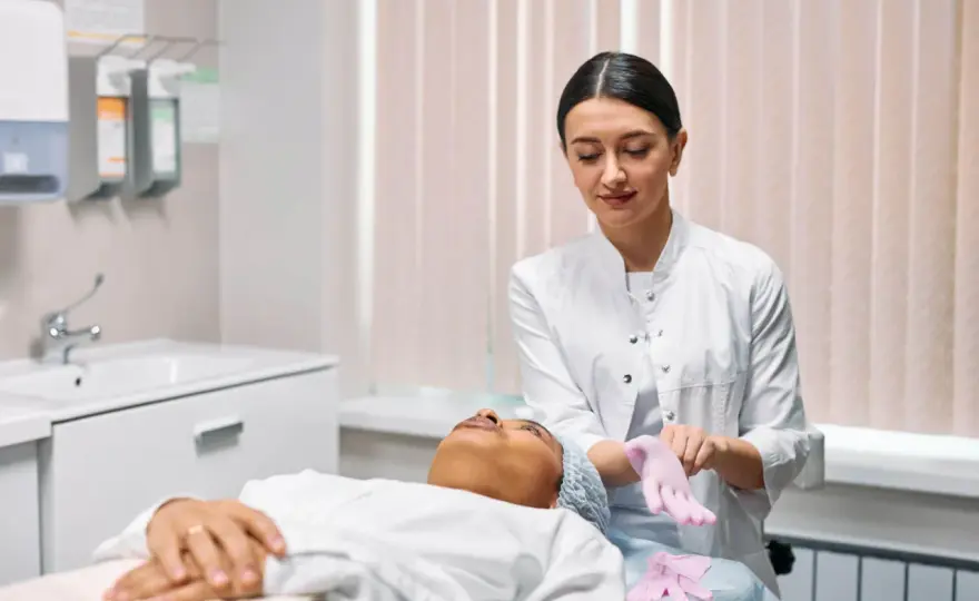 Kosmetik Jobs Hamburg: Gehalt, Ausbildung & Karriere-Chancen