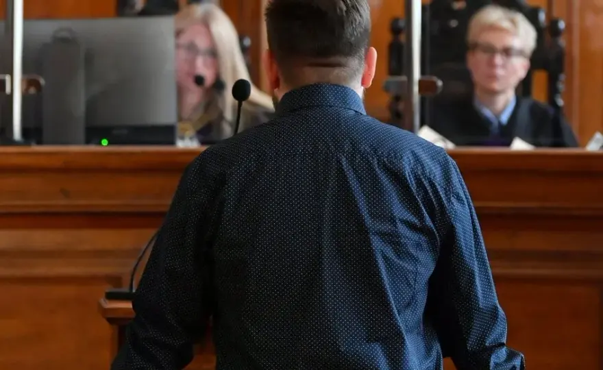 Czy świadek może mieć adwokata? Poznaj swoje prawa w sądzie