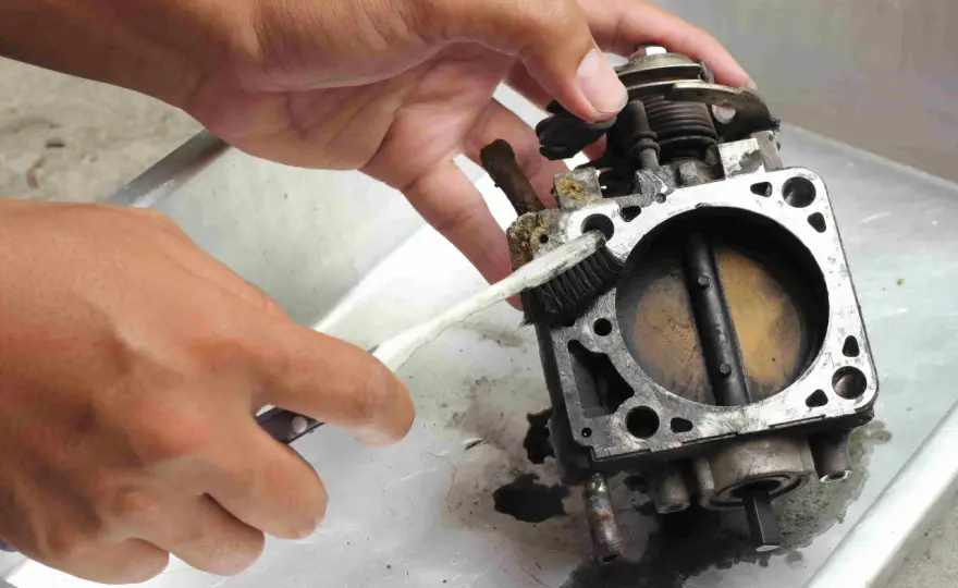 Czyszczenie przepustnicy - Jak to zrobić dobrze i bezpiecznie?