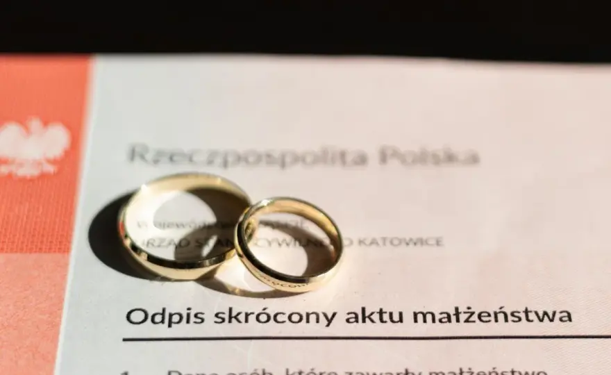 Koszt aktu małżeństwa - ile zapłacisz za odpis i ślub?