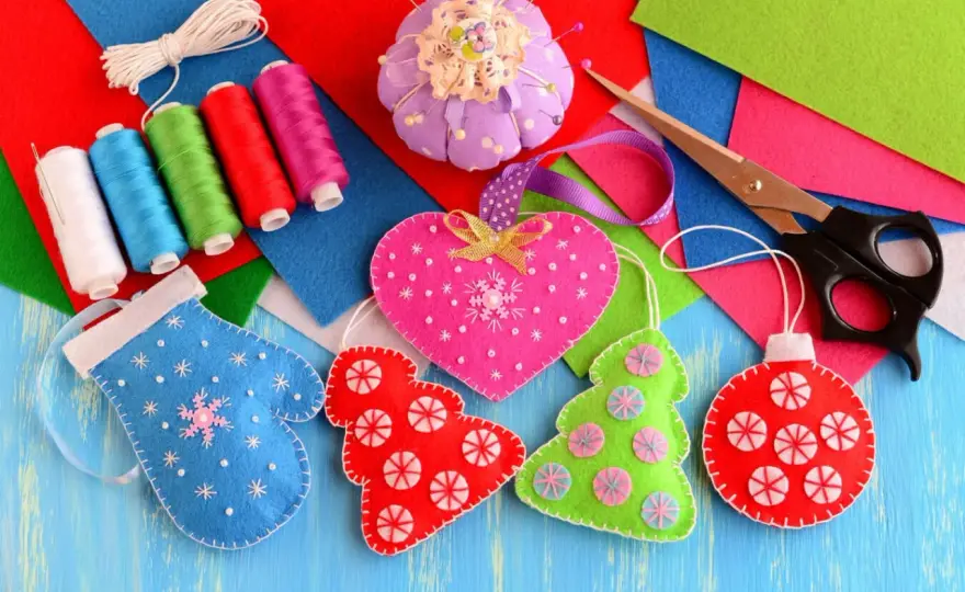 Jak zrobić ozdoby z filcu? Prosty przewodnik DIY krok po kroku