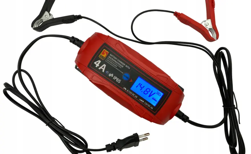 Prostownik 4A 12V - do jakiego akumulatora pasuje i co warto wiedzieć
