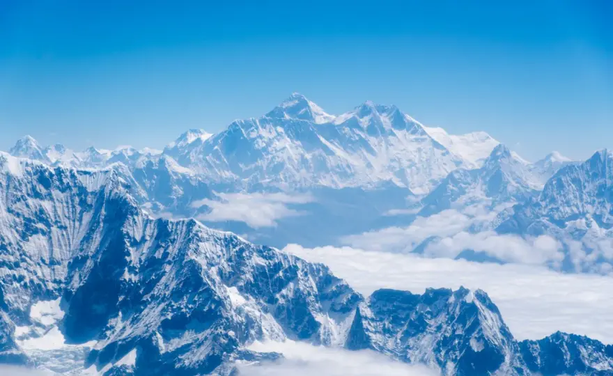 Gdzie leży Mount Everest? Nepal czy Tybet - odkryj różnice!