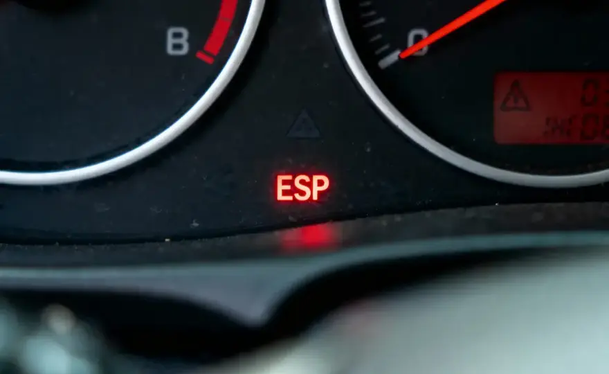 Voyant ESP à contrôler - Causes, coûts, que faire ?