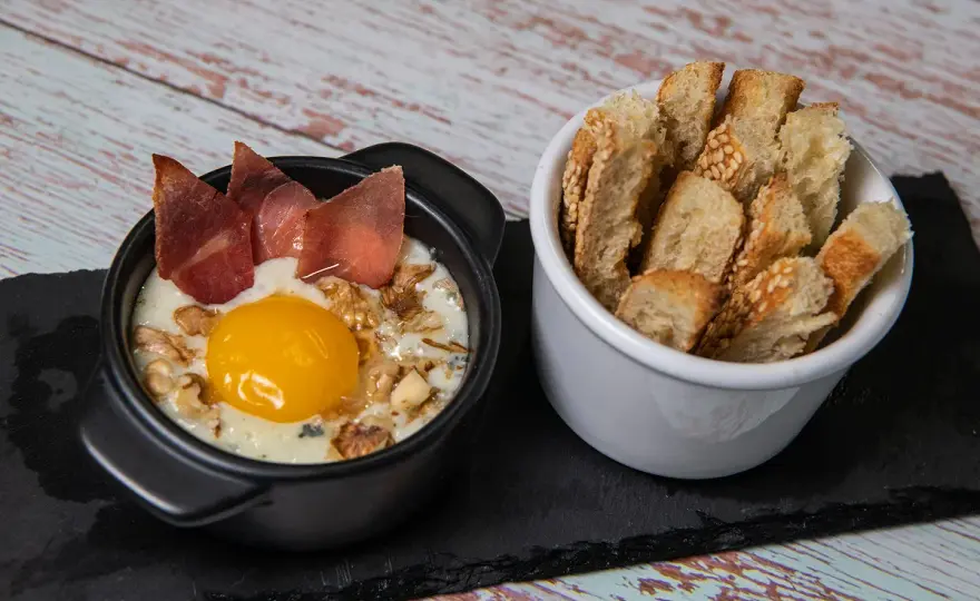 Œuf cocotte à la raclette - réussir la cuisson et le fondant