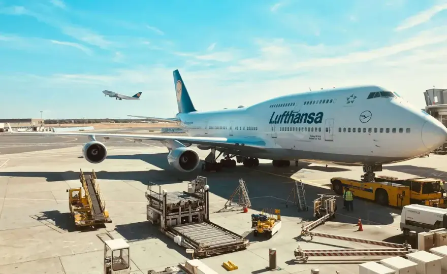 Lufthansa bagaż podręczny - uniknij dopłat i stresu!
