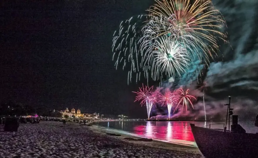 Silvester in Binz - Dein Guide für Feuerwerk, Markt & Dinner