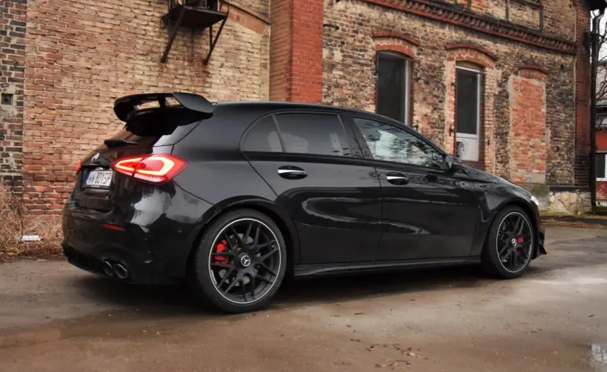 Mercedes-AMG A 45 S - Osiągi, koszty i czy to dobry wybór na co dzień?