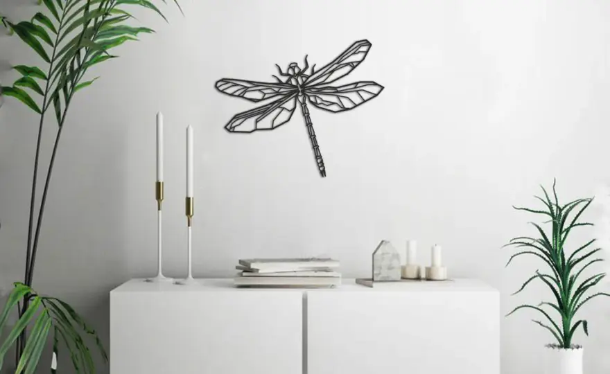 Libélula decorativa en la pared - ideas, tamaños y DIY