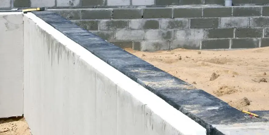 Jak głęboko ocieplać fundamenty, aby uniknąć strat ciepła?