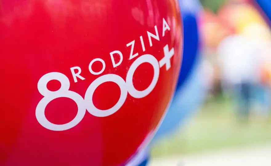 800 plus - nowe zasady. Jak uniknąć przerwy w wypłacie?
