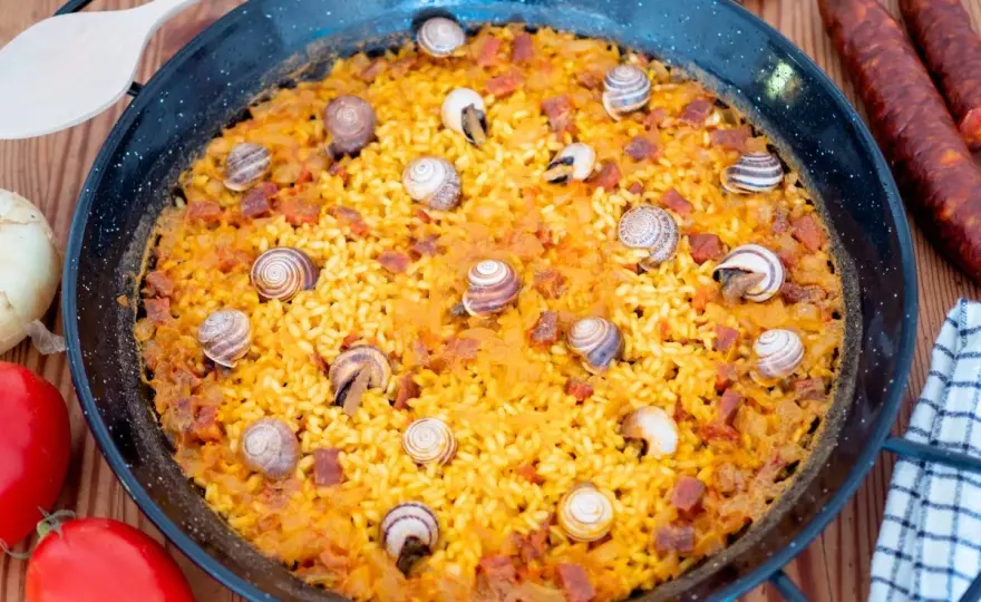Arroz con caracoles sin fallos - caldo, fuego y reposo