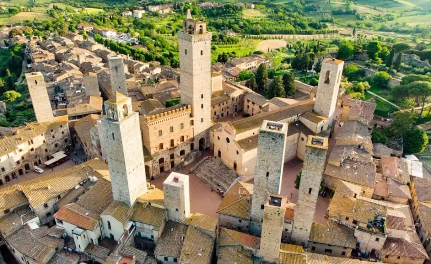 Gdzie zjeść w San Gimignano? Odkryj najlepsze restauracje i smaki